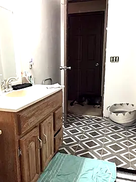 SidneyRaee online show from 1, 10, 2025