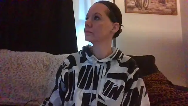 SidneyRaee online show from 11, 10, 2025