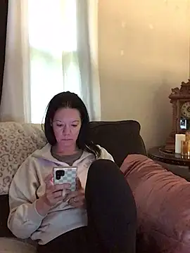 SidneyRaee online show from 28, 4, 2026