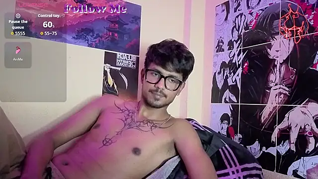 Snapshot of just_fucks chatting on 27, 5, 2026 just fucks online show from 27, 5, 2026
