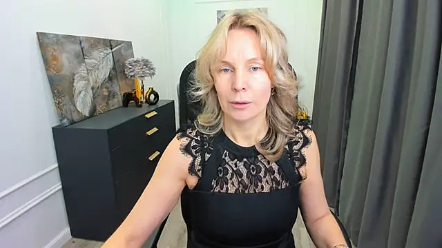 Snapshot of Sinty_Devis chatting on 7, 4, 2026 Sinty Devis online show from 7, 4, 2026