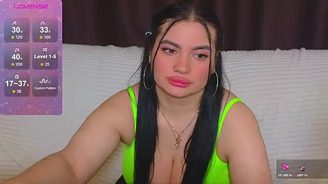 Snapshot of Nikki_Kardashian chatting on 30, 1, 2025 Nikki Kardashian online show from 30, 1, 2025