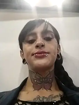 Snapshot of emma_onassis_17 chatting on 7, 3, 2025 emma onassis 17 online show from 7, 3, 2025