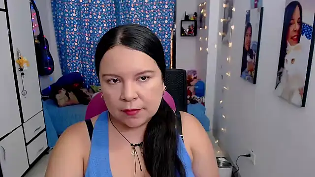 Snapshot of claryssa_ chatting on 1, 10, 2025 claryssa online show from 1, 10, 2025