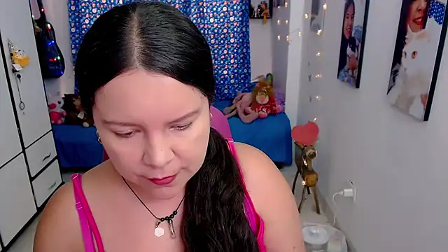 Snapshot of claryssa_ chatting on 3, 3, 2026 claryssa online show from 3, 3, 2026