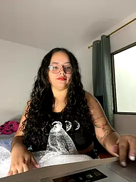 CurlyGirl 1 online show from 15, 9, 2025