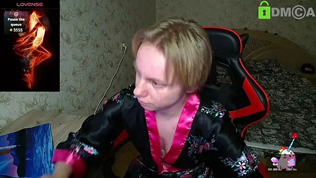 Alexis Gordon online show from 28, 11, 2025