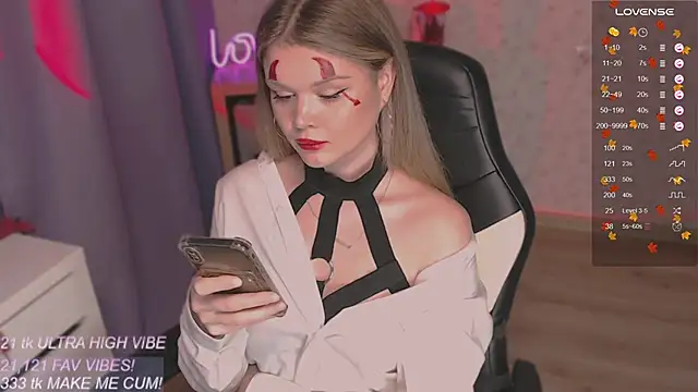 Snapshot of VeronaAura chatting on 29, 10, 2025 VeronaAura online show from 29, 10, 2025