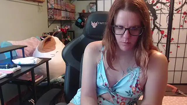 Sarahtineke online show from 24, 3, 2026