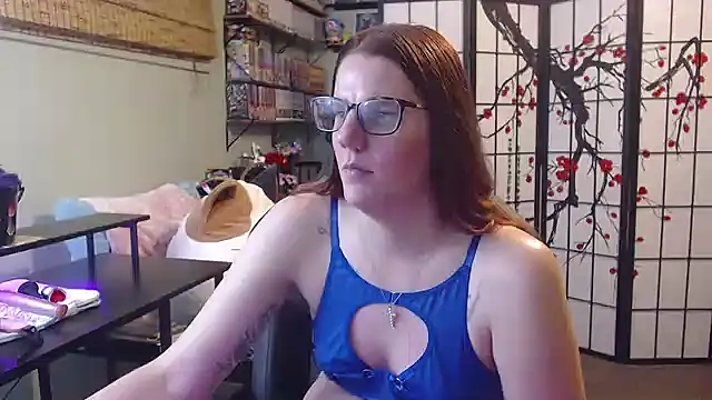 Sarahtineke online show from 12, 6, 2026