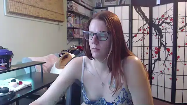Sarahtineke online show from 12, 7, 2026