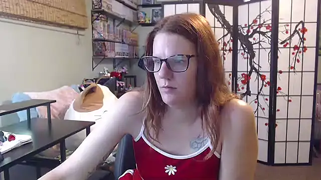 Sarahtineke online show from 15, 7, 2026