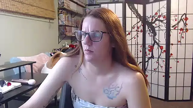 Sarahtineke online show from 24, 7, 2026