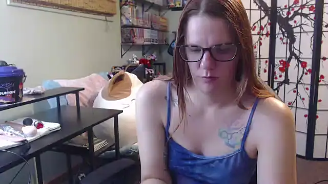 Sarahtineke online show from 25, 7, 2026