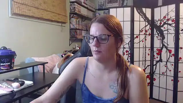 Sarahtineke online show from 27, 7, 2026