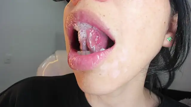 Katty mouth online show from 4, 12, 2025