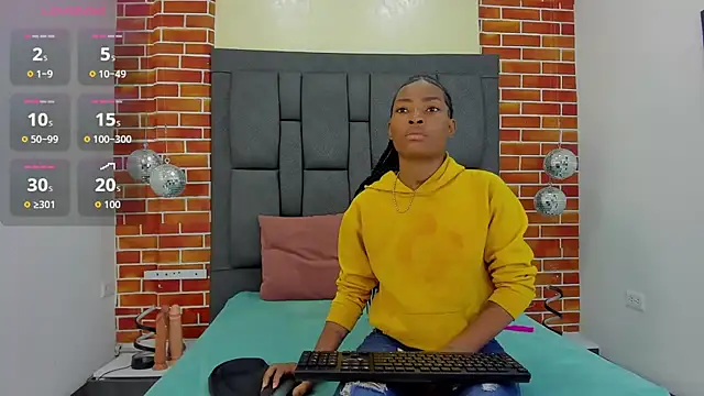lorre williamss online show from 10, 10, 2025