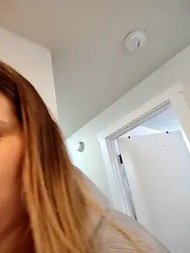 BeckiTooSweet online show from 13, 3, 2025
