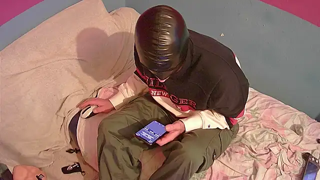 Snapshot of Markxen_cam chatting on 11, 10, 2025 Markxen cam online show from 11, 10, 2025