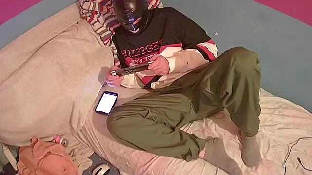 Snapshot of Markxen_cam chatting on 18, 10, 2025 Markxen cam online show from 18, 10, 2025