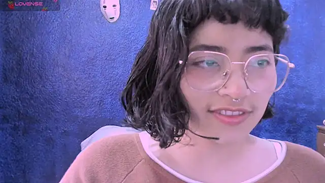 NinaYellow online show from 10, 1, 2025