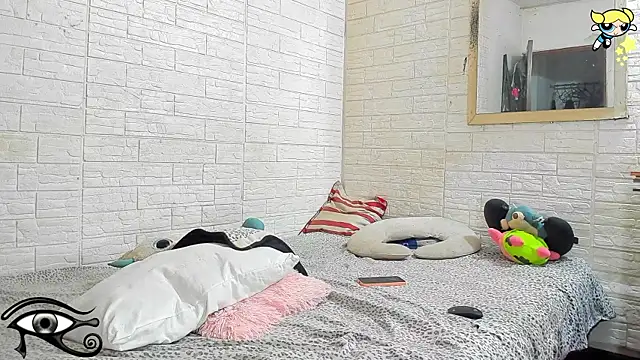 Snapshot of Thalia_sweetlust chatting on 12, 9, 2025 Thalia sweetlust online show from 12, 9, 2025