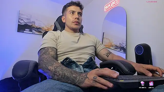 Snapshot of LucianSinclair chatting on 28, 12, 2024 LucianSinclair online show from 28, 12, 2024