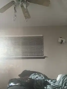 Snapshot of Everlyrose27 chatting on 14, 12, 2024 Everlyrose27 online show from 14, 12, 2024