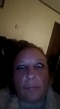 Snapshot of Everlyrose27 chatting on 22, 12, 2024 Everlyrose27 online show from 22, 12, 2024