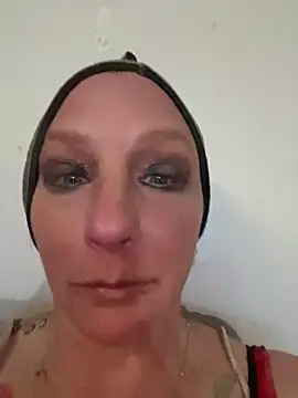 Snapshot of Everlyrose27 chatting on 24, 2, 2025 Everlyrose27 online show from 24, 2, 2025