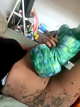 Snapshot of Everlyrose27 chatting on 16, 9, 2025 Everlyrose27 online show from 16, 9, 2025