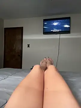 Snapshot of Everlyrose27 chatting on 10, 10, 2025 Everlyrose27 online show from 10, 10, 2025