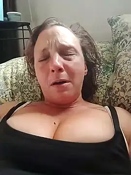 Snapshot of Everlyrose27 chatting on 5, 1, 2026 Everlyrose27 online show from 5, 1, 2026