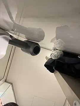 Snapshot of MEOW_MEO chatting on 8, 11, 2025 MEOW MEO online show from 8, 11, 2025