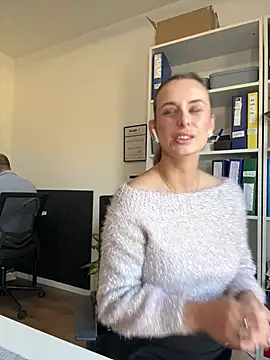 Hii Lolla online show from 2, 4, 2026