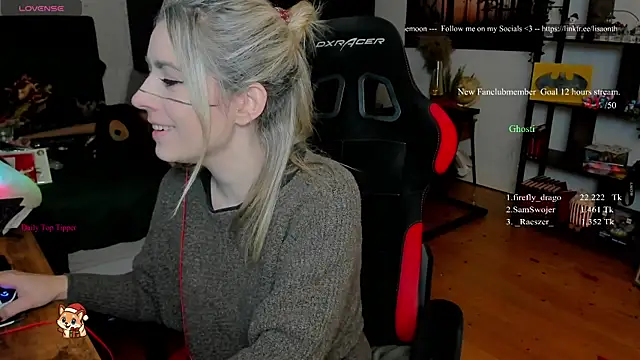 Lisaonthemoon online show from 18, 12, 2025