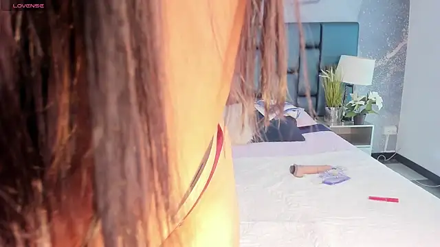 Snapshot of Nahomi_Wild chatting on 3, 3, 2025 Nahomi Wild online show from 3, 3, 2025