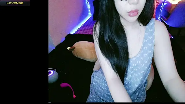 Snapshot of _Viviann_ chatting on 23, 9, 2025 Viviann online show from 23, 9, 2025