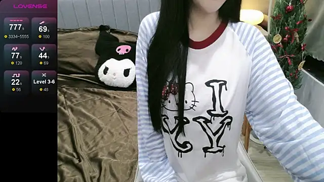  Viviann  online show from 21, 12, 2025