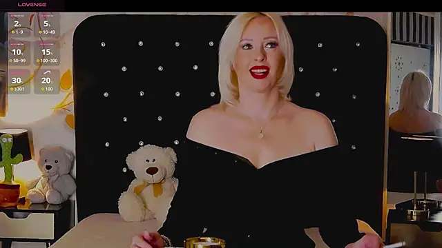 Snapshot of OliviaShaw23 chatting on 13, 12, 2025 OliviaShaw23 online show from 13, 12, 2025