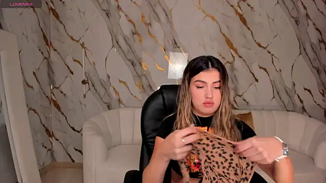 PaulinaSantos  online show from 3, 3, 2025