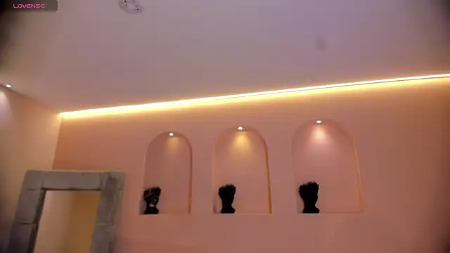 PaulinaSantos  online show from 5, 12, 2025