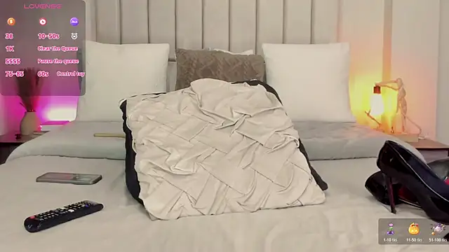 romina-brunette online show from 30, 10, 2025