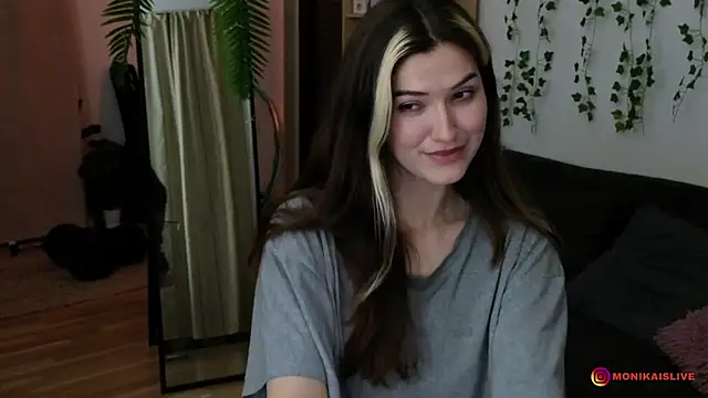 monikavenom online show from 6, 4, 2026