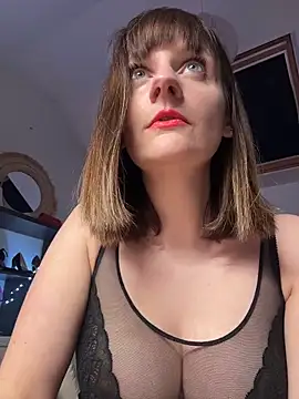 victoirenextdoor online show from 17, 12, 2025