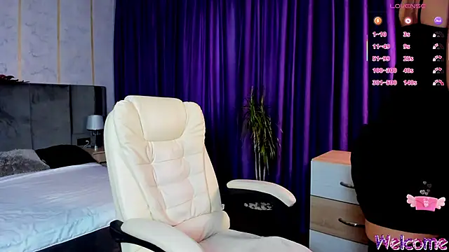 Snapshot of -KASANDRA- chatting on 7, 10, 2025 -KASANDRA- online show from 7, 10, 2025