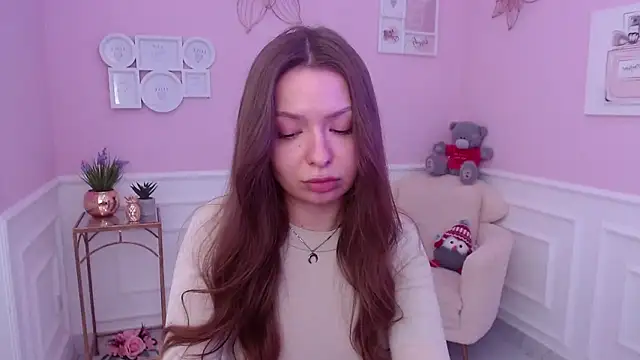 Snapshot of LucySkilar chatting on 2, 2, 2025 LucySkilar online show from 2, 2, 2025