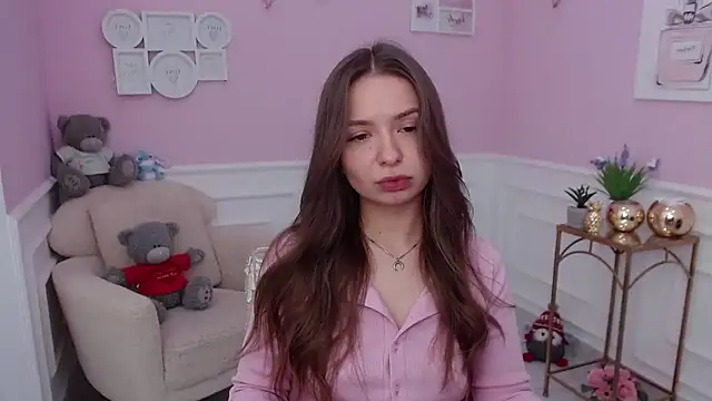 Snapshot of LucySkilar chatting on 12, 9, 2025 LucySkilar online show from 12, 9, 2025