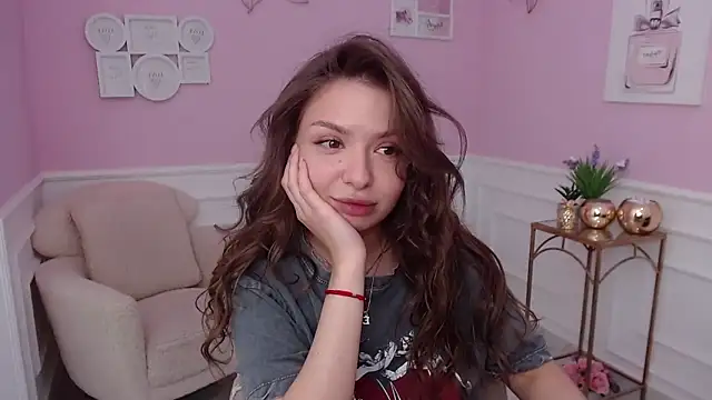 Snapshot of LucySkilar chatting on 29, 9, 2025 LucySkilar online show from 29, 9, 2025