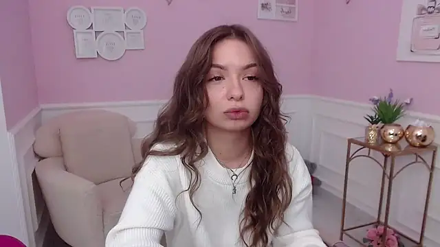 Snapshot of LucySkilar chatting on 9, 10, 2025 LucySkilar online show from 9, 10, 2025